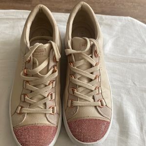 Skechers Size 8 Really Great Condition “ Los Angeles”. Very Comfortable Sneaker